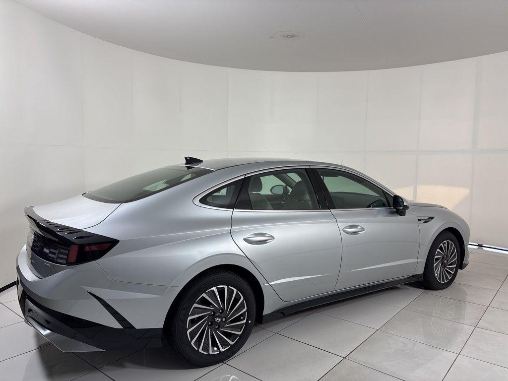Thumbnail: 2025 Hyundai Sonata - 5