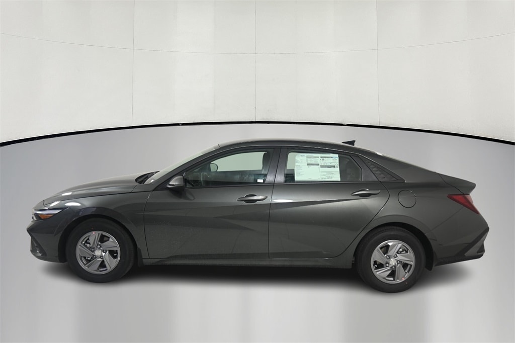 Thumbnail: 2025 Hyundai Elantra - 4