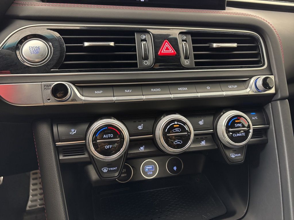 Thumbnail: 2023 Genesis G70 - 35