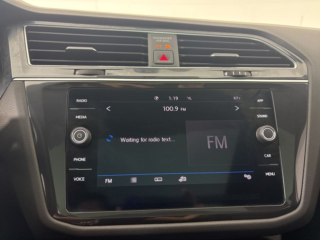 Thumbnail: 2020 Volkswagen Tiguan - 29