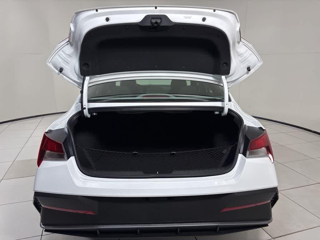 Thumbnail: 2026 Hyundai Elantra - 23