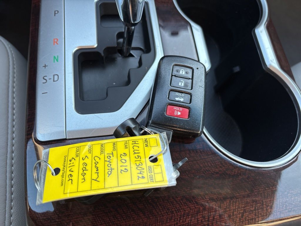 Thumbnail: 2012 Toyota Camry - 27