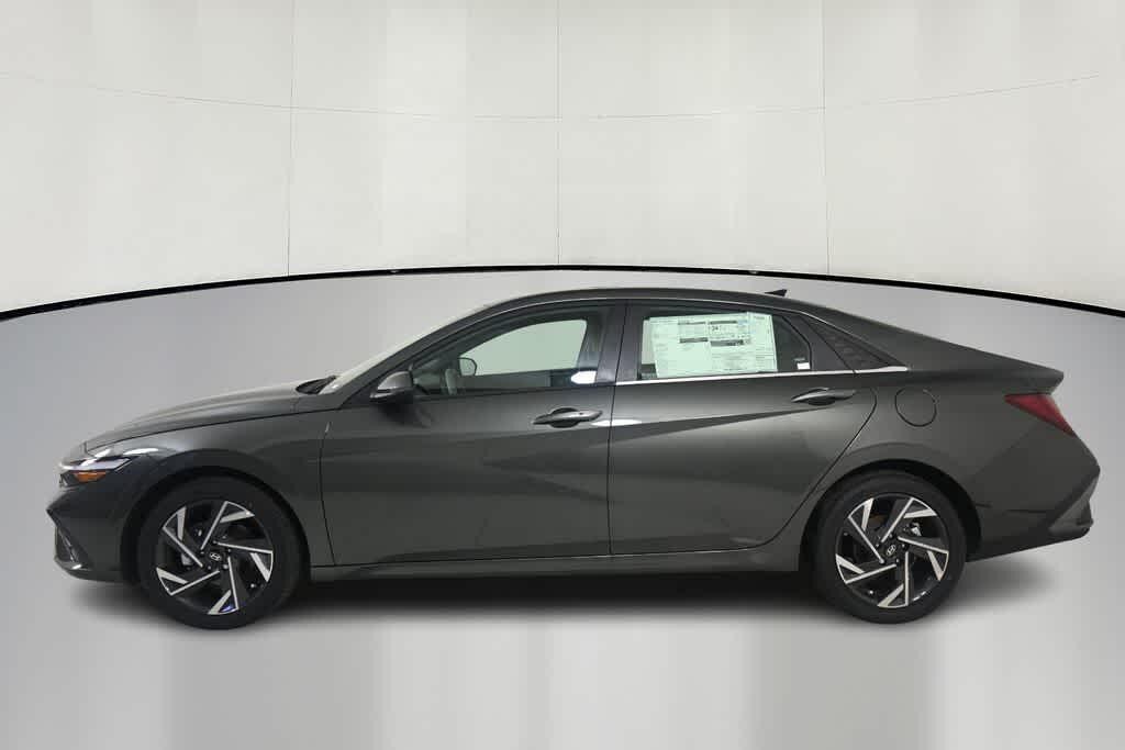 New 2025 Hyundai Elantra SEL Convenience Sedan