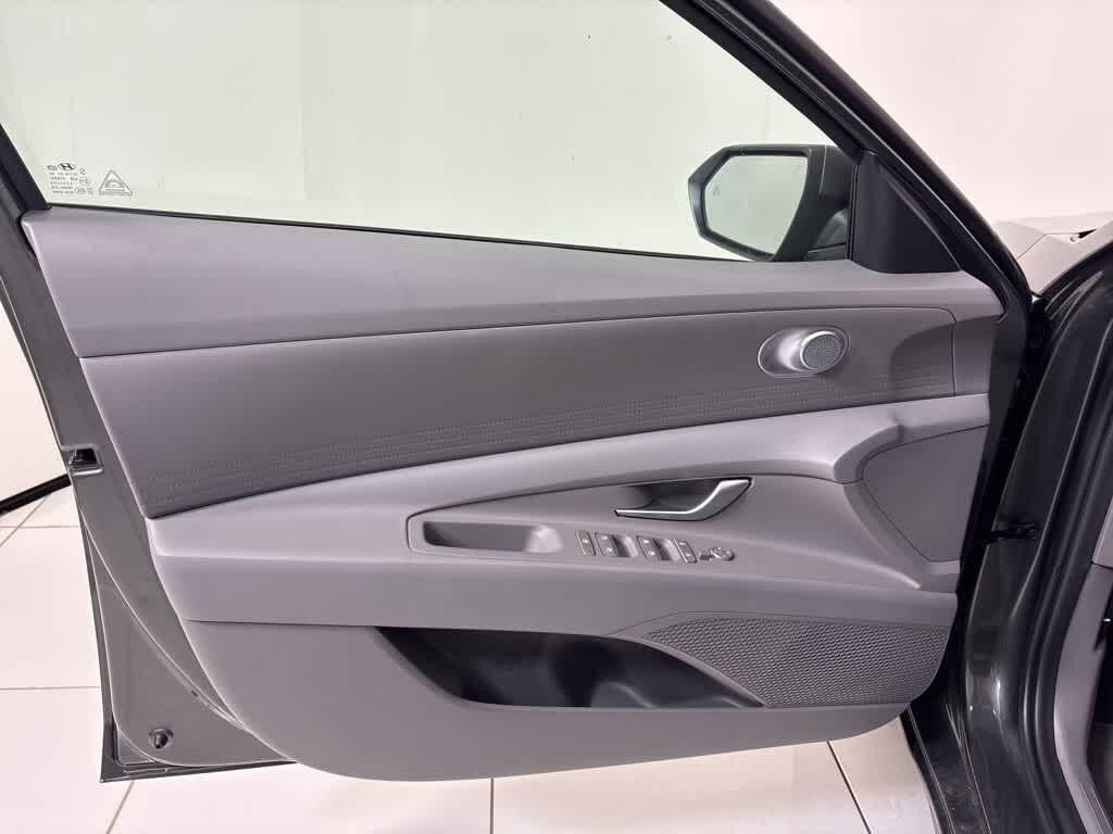 Thumbnail: 2025 Hyundai Elantra - 16