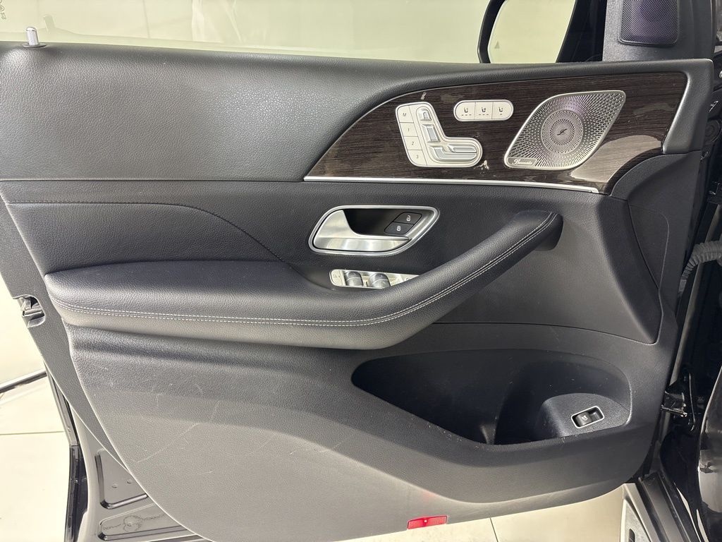 Thumbnail: 2021 Mercedes-Benz GLS - 16