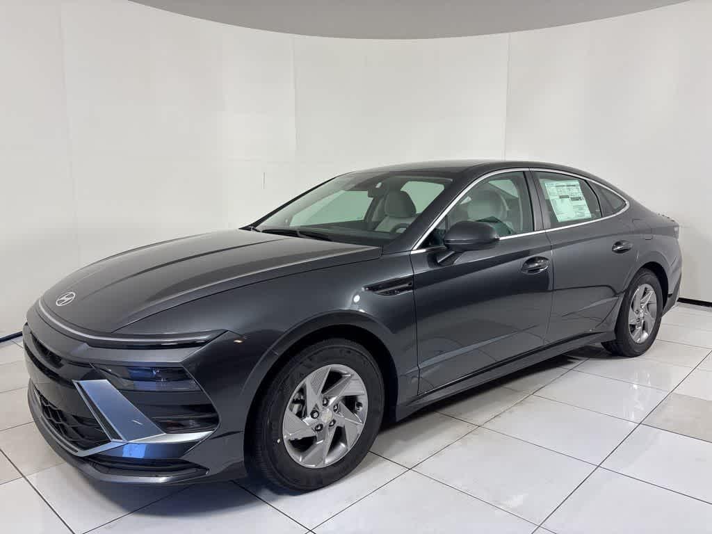 New 2025 Hyundai Sonata SE Sedan