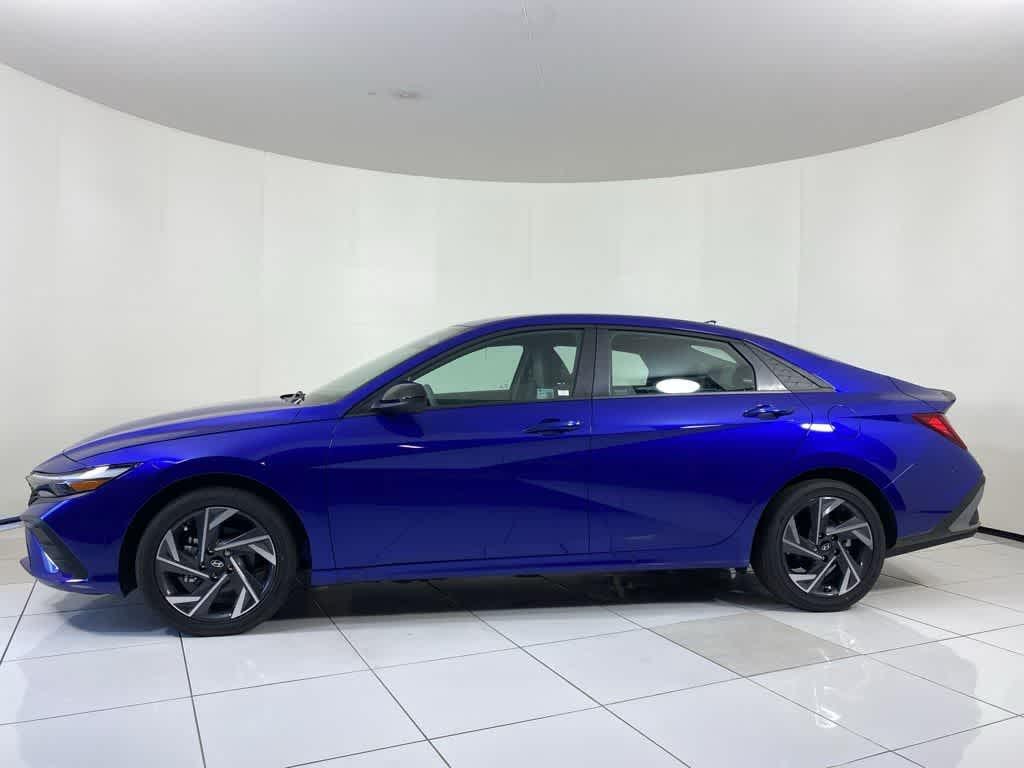 New 2025 Hyundai Elantra Hybrid SEL Sport Sedan