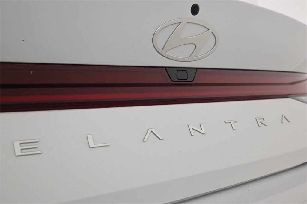 Thumbnail: 2025 Hyundai Elantra - 8
