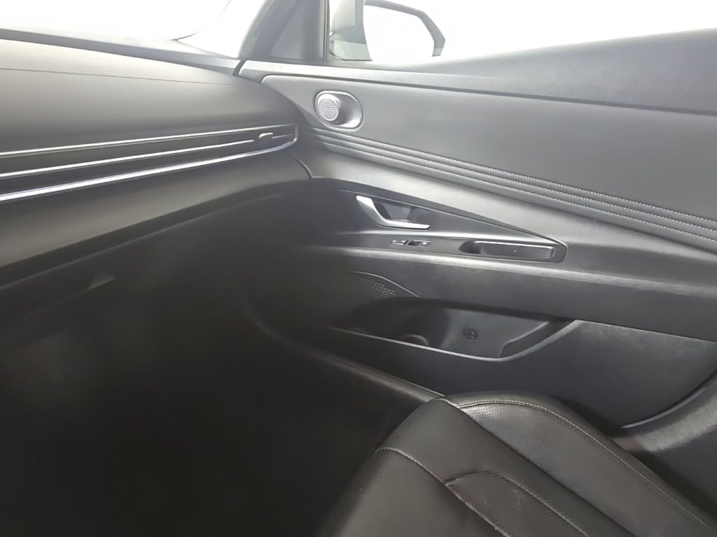 Thumbnail: 2022 Hyundai Elantra - 26