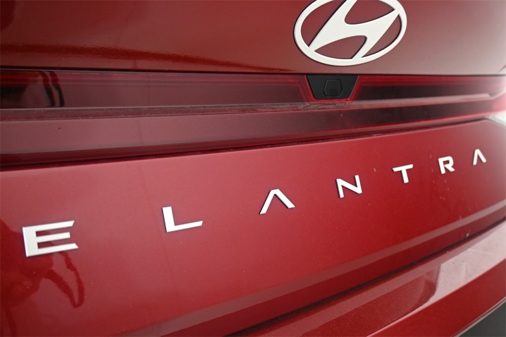 Thumbnail: 2025 Hyundai Elantra - 8