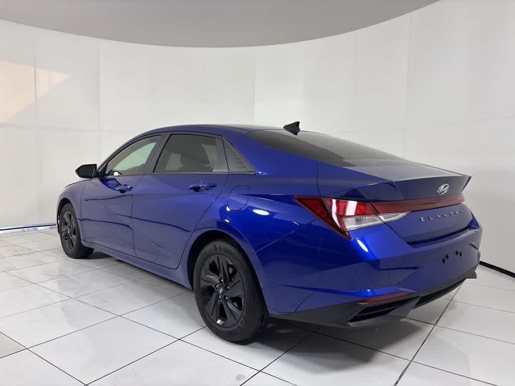 Thumbnail: 2023 Hyundai Elantra - 3