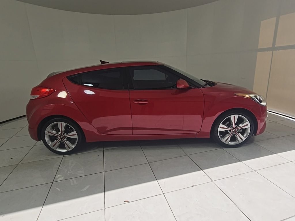Thumbnail: 2016 Hyundai Veloster - 4