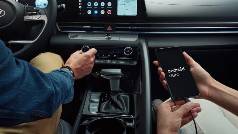 Hyundai Elantra Connectivity