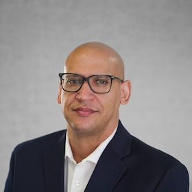 Staff member Mario Henriquez from ID_28bf4b
