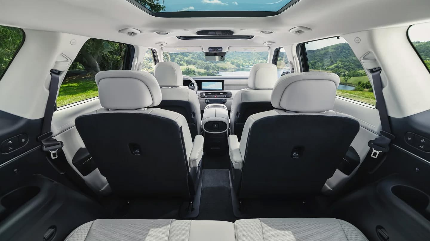 Find the Hyundai Palisade 3-row SUV with spacious seating for all at West Palm Beach Hyundai in South Florida