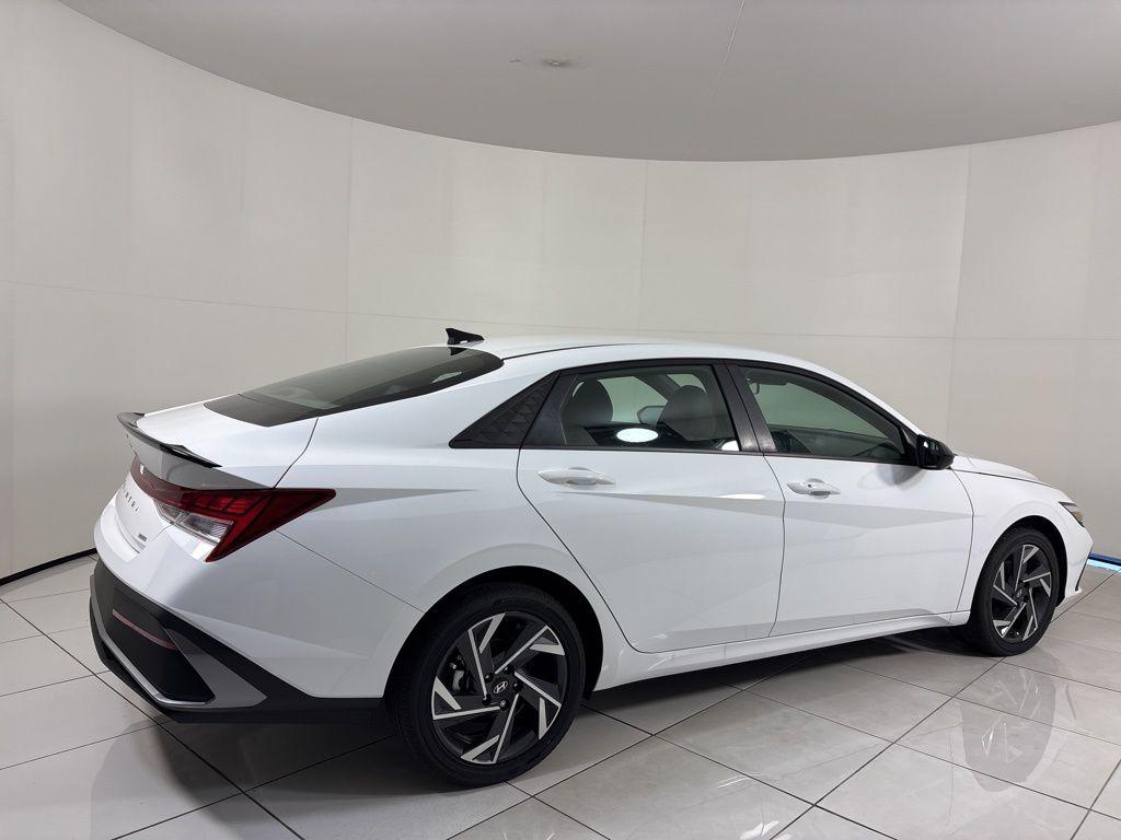 Thumbnail: 2025 Hyundai Elantra - 5