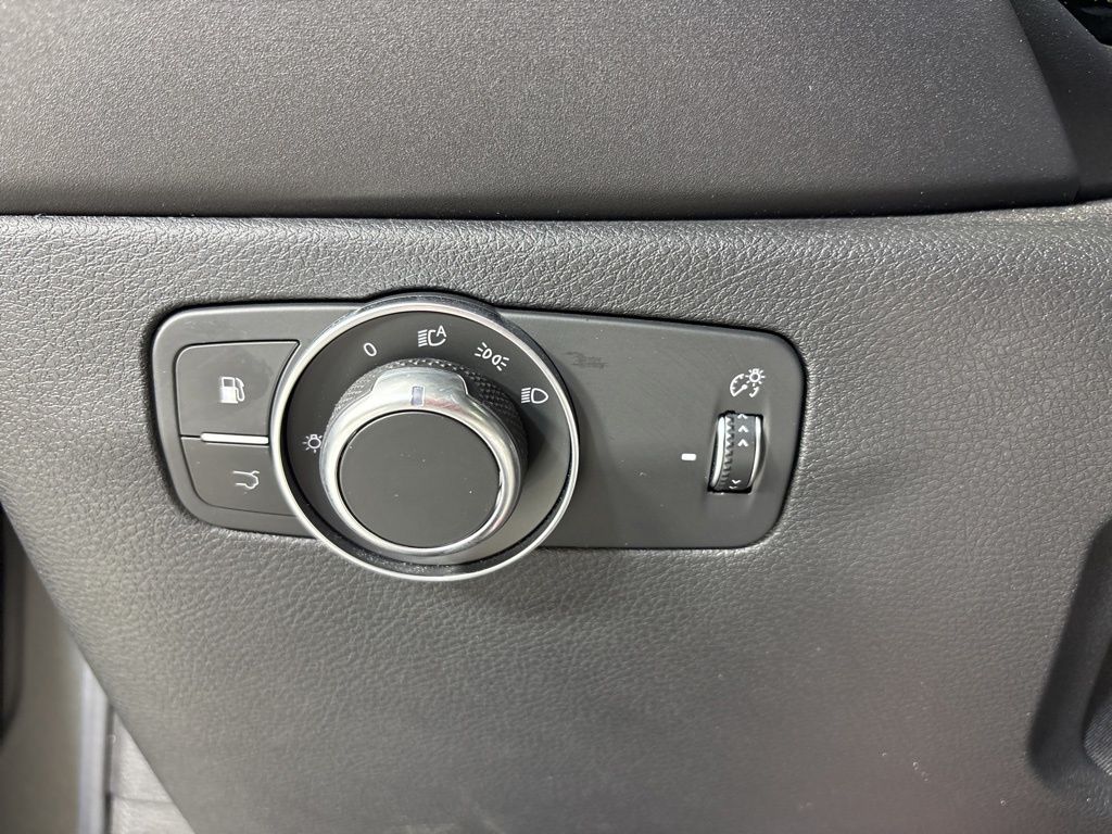 Thumbnail: 2024 Alfa Romeo Tonale - 38