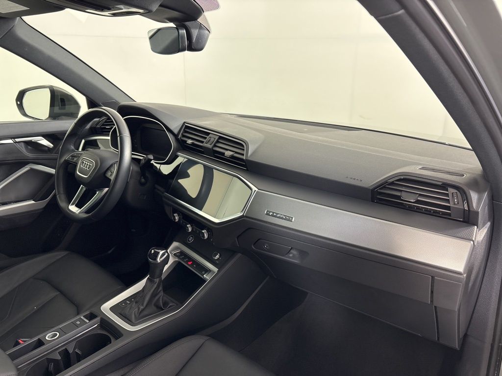 Thumbnail: 2023 Audi Q3 - 13