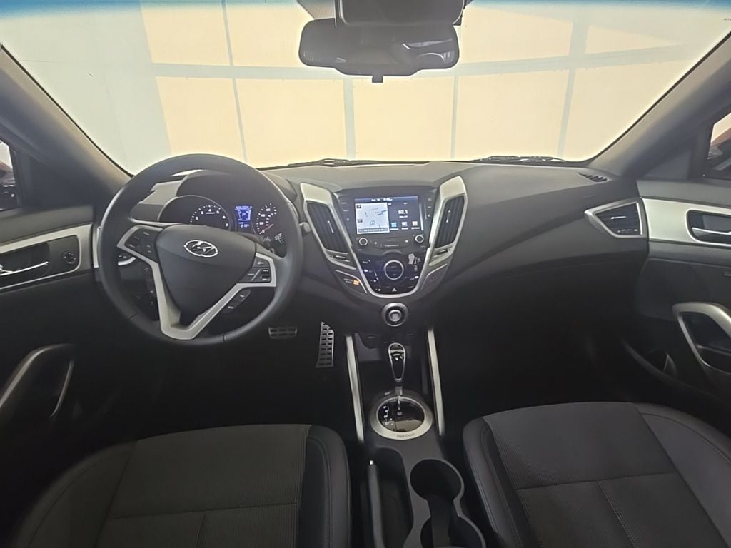 Thumbnail: 2016 Hyundai Veloster - 33