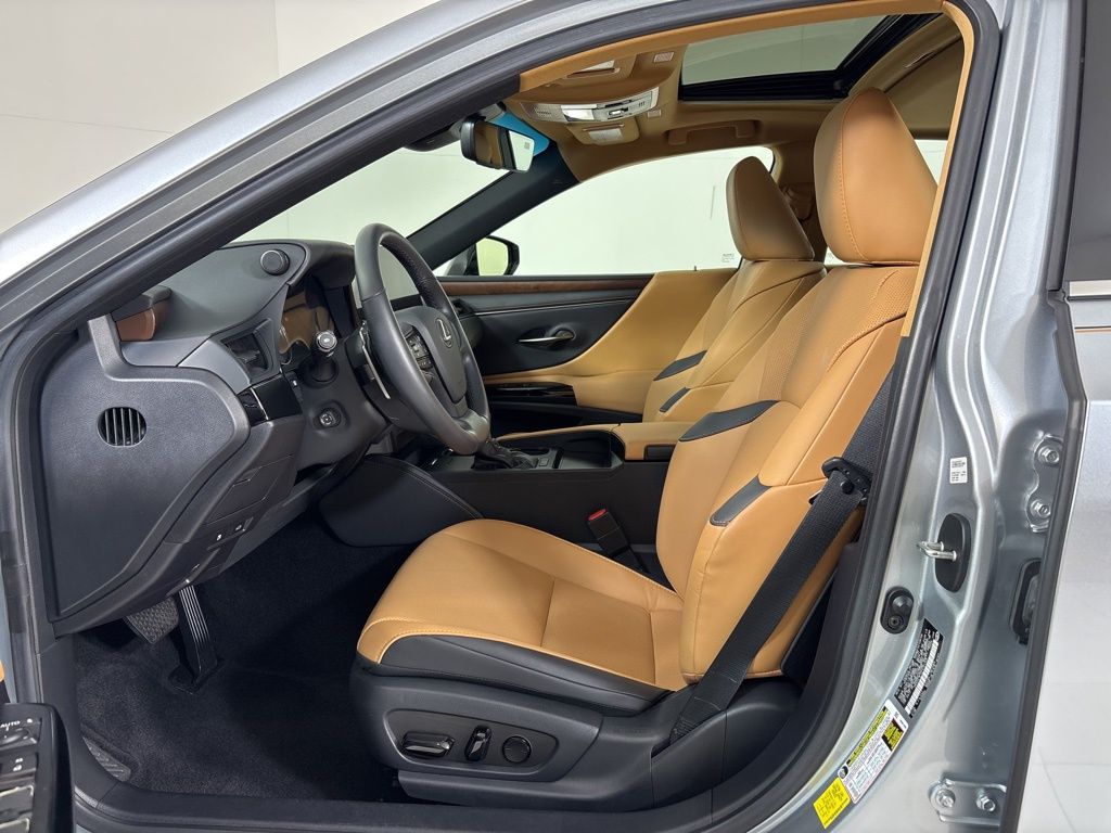 Thumbnail: 2023 Lexus ES - 12