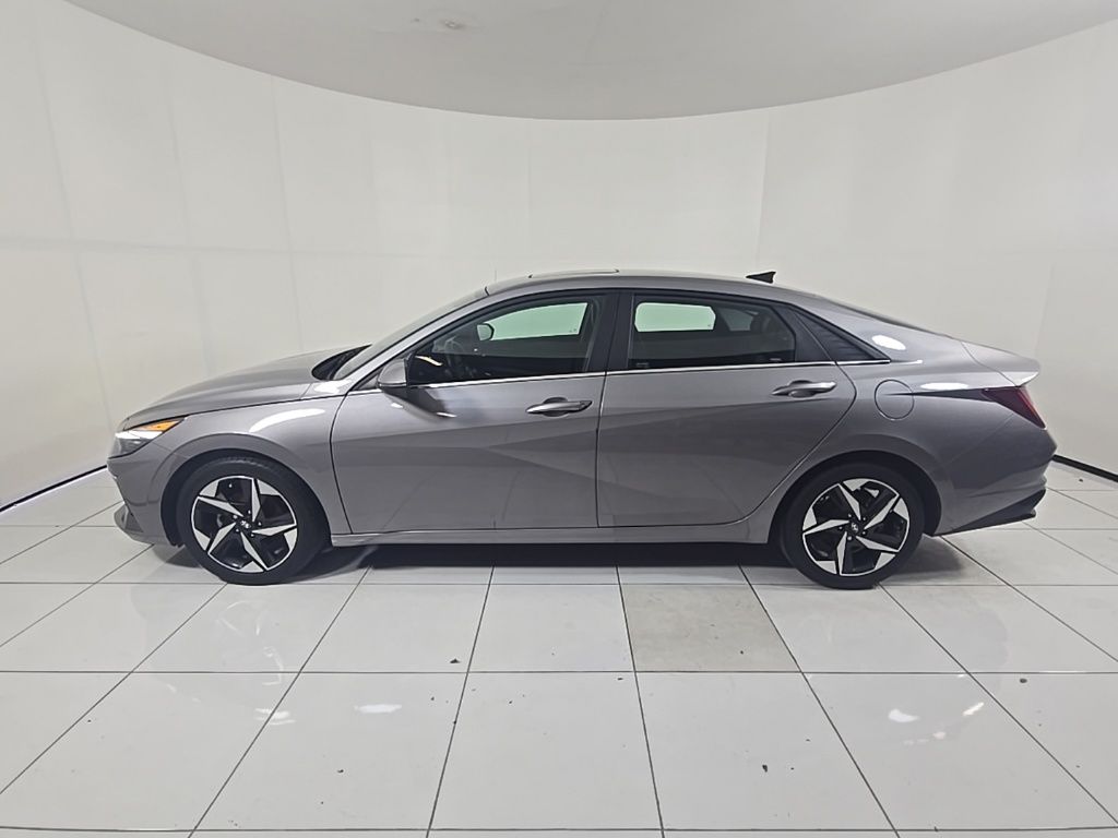 Thumbnail: 2022 Hyundai Elantra - 8