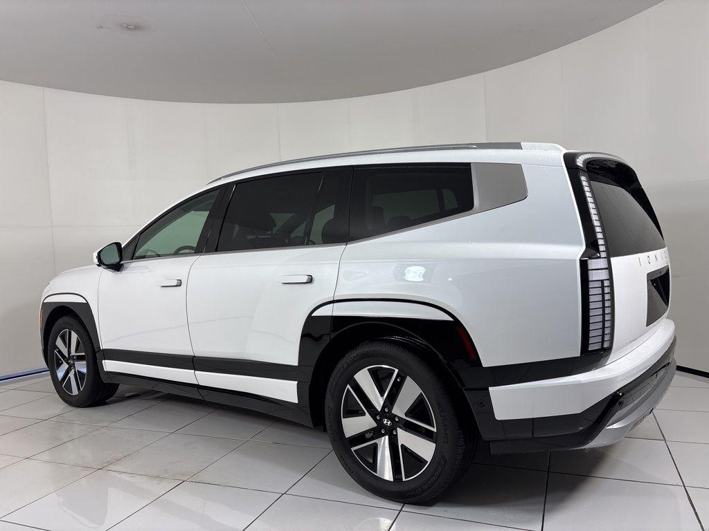 Thumbnail: 2026 Hyundai Ioniq - 3