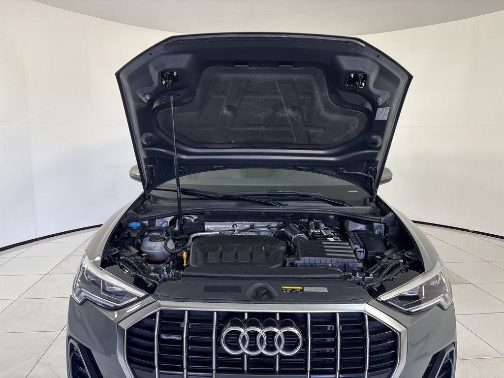 Thumbnail: 2023 Audi Q3 - 11