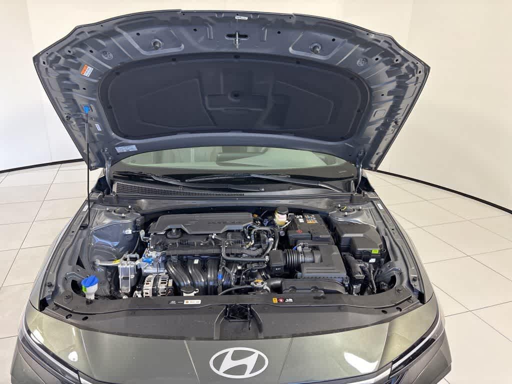 Thumbnail: 2025 Hyundai Elantra - 11