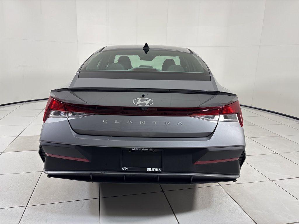Thumbnail: 2026 Hyundai Elantra - 4