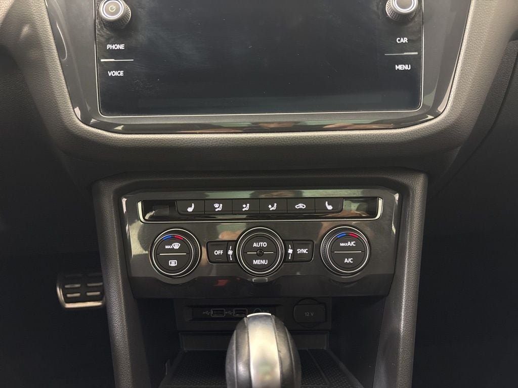 Thumbnail: 2020 Volkswagen Tiguan - 24