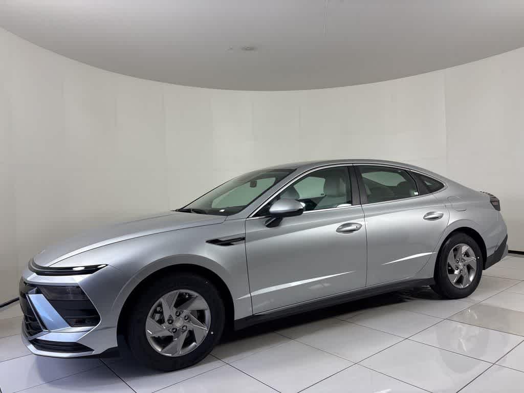 New 2025 Hyundai Sonata SE Sedan