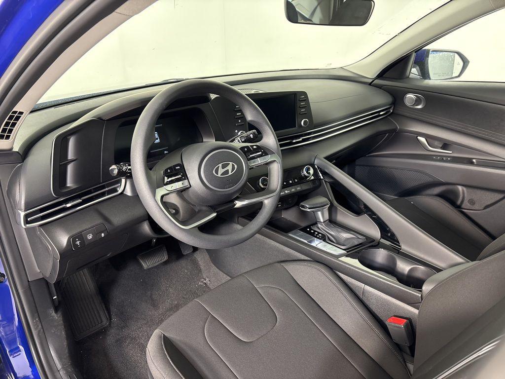 Thumbnail: 2025 Hyundai Elantra - 15