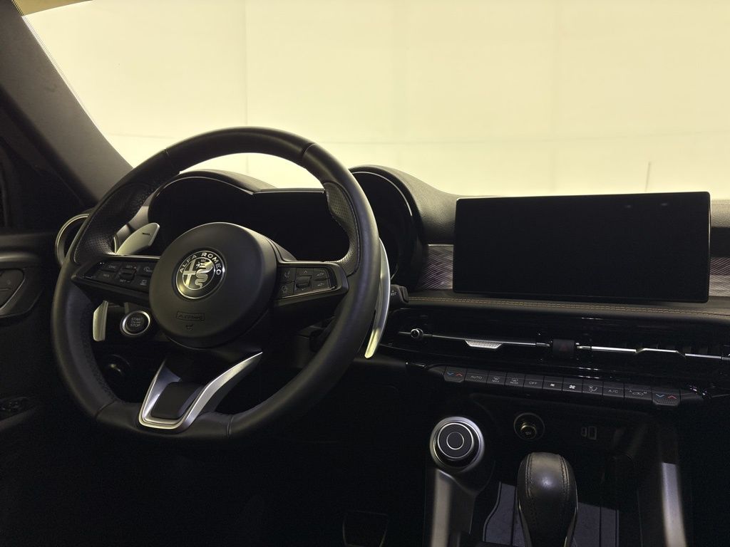 Thumbnail: 2024 Alfa Romeo Tonale - 23