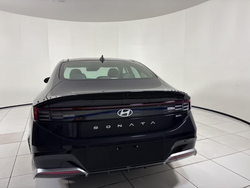 New 2025 Hyundai Sonata Hybrid Limited Sedan