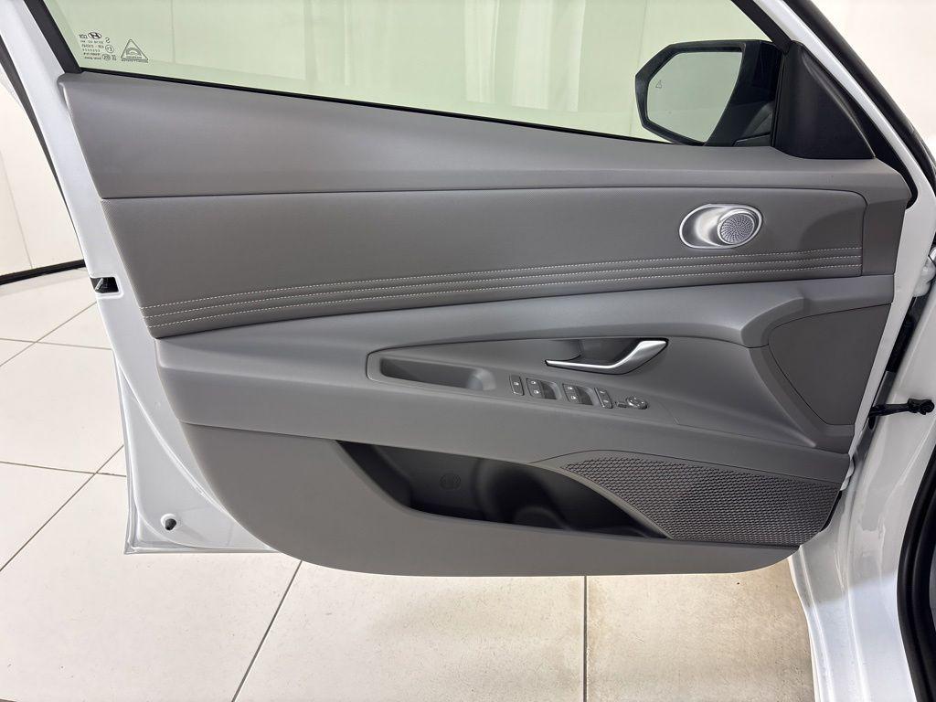 Thumbnail: 2026 Hyundai Elantra - 18
