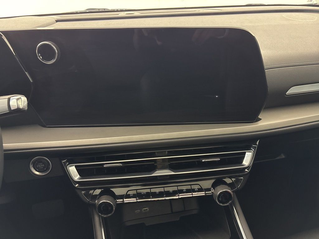 Thumbnail: 2025 Chevrolet Traverse - 24