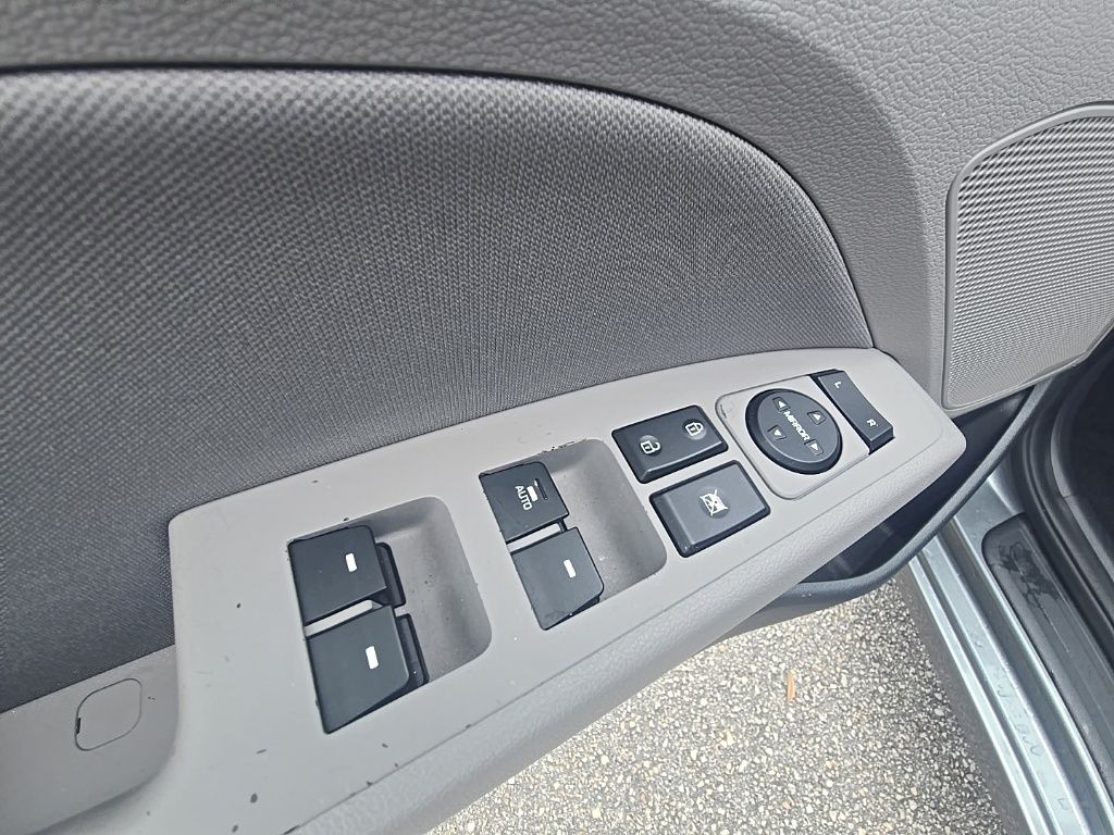 Thumbnail: 2019 Hyundai Elantra - 11