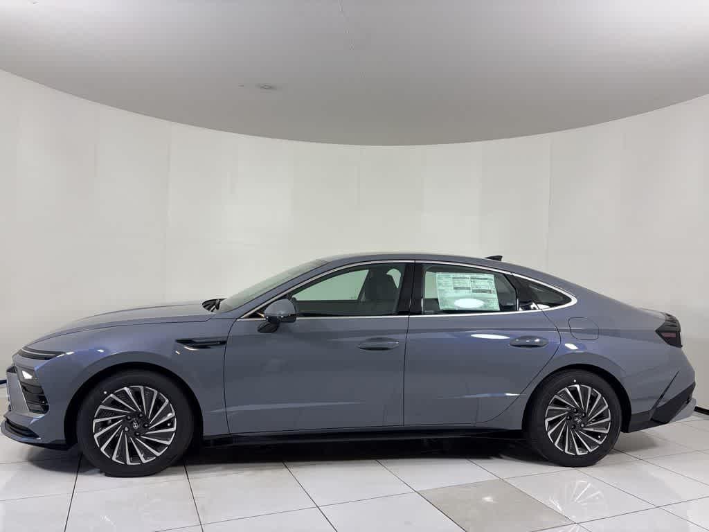 Thumbnail: 2025 Hyundai Sonata - 2