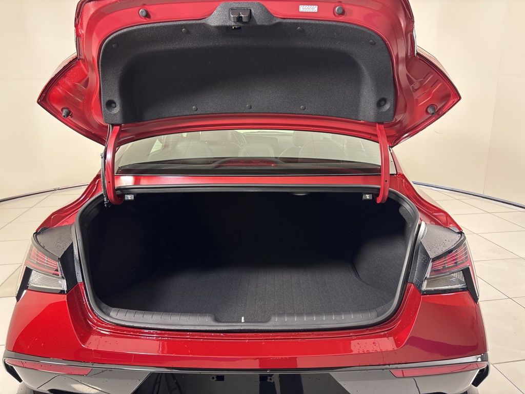 Thumbnail: 2024 Hyundai Elantra - 24