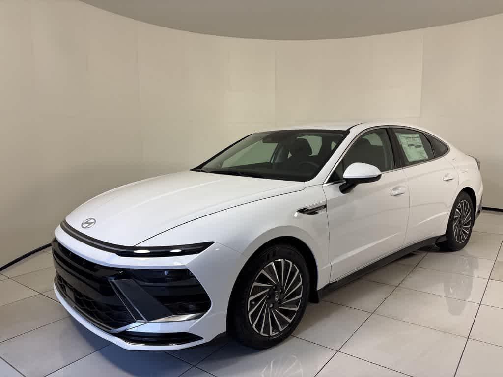 New 2025 Hyundai Sonata Hybrid SEL Sedan