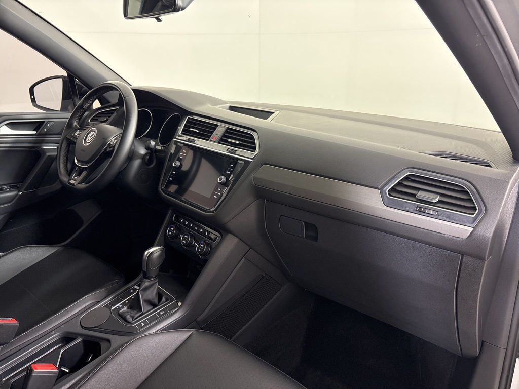 Thumbnail: 2020 Volkswagen Tiguan - 13