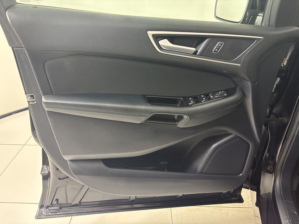 Thumbnail: 2019 Ford Edge - 16