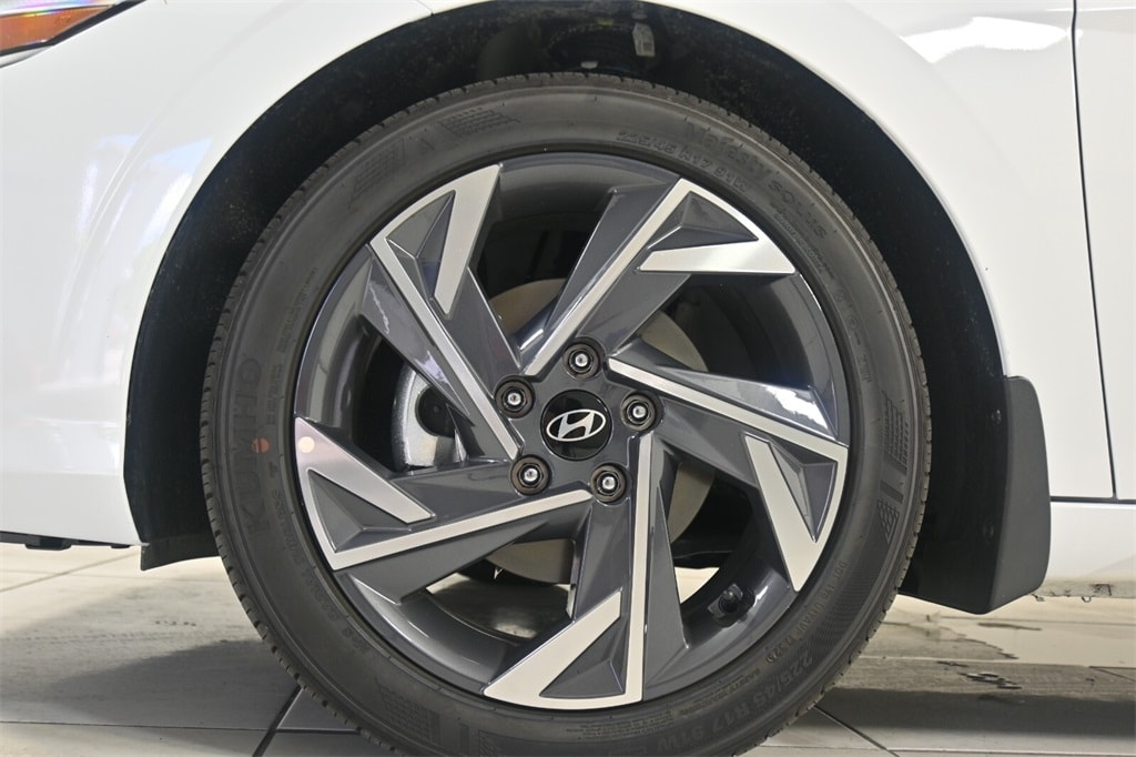 Thumbnail: 2025 Hyundai Elantra - 9