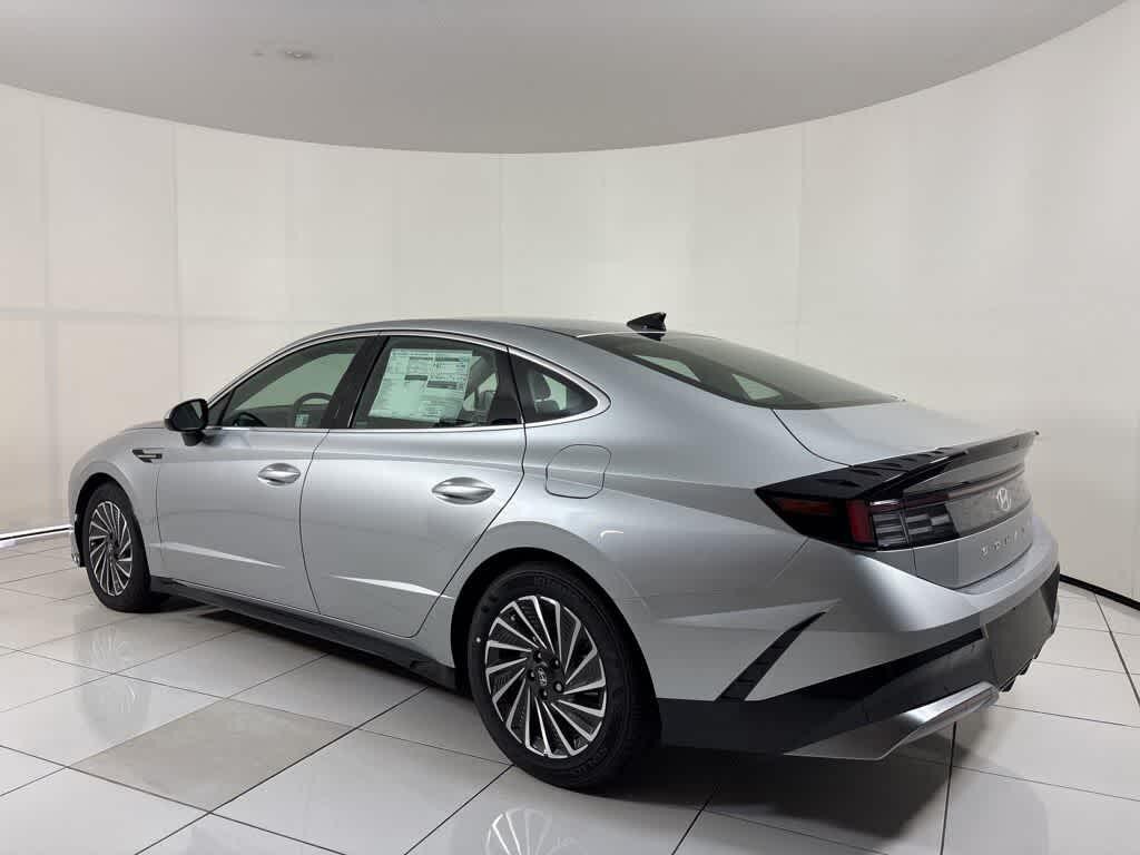 New 2025 Hyundai Sonata Hybrid SEL Sedan