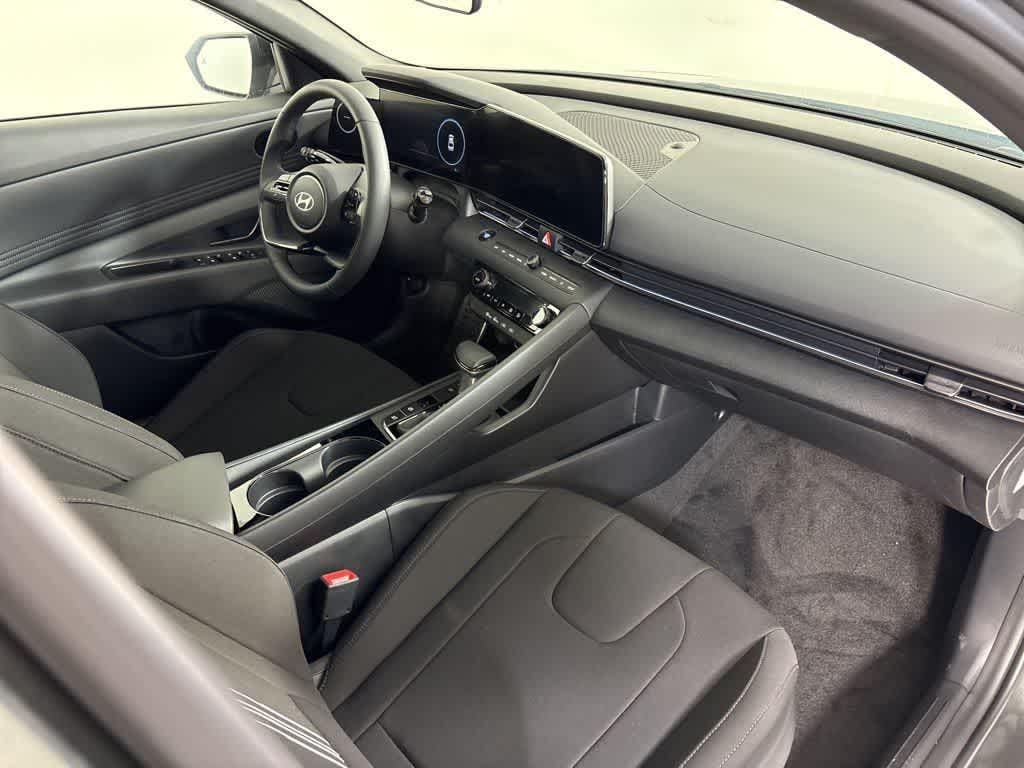 Thumbnail: 2025 Hyundai Elantra - 13