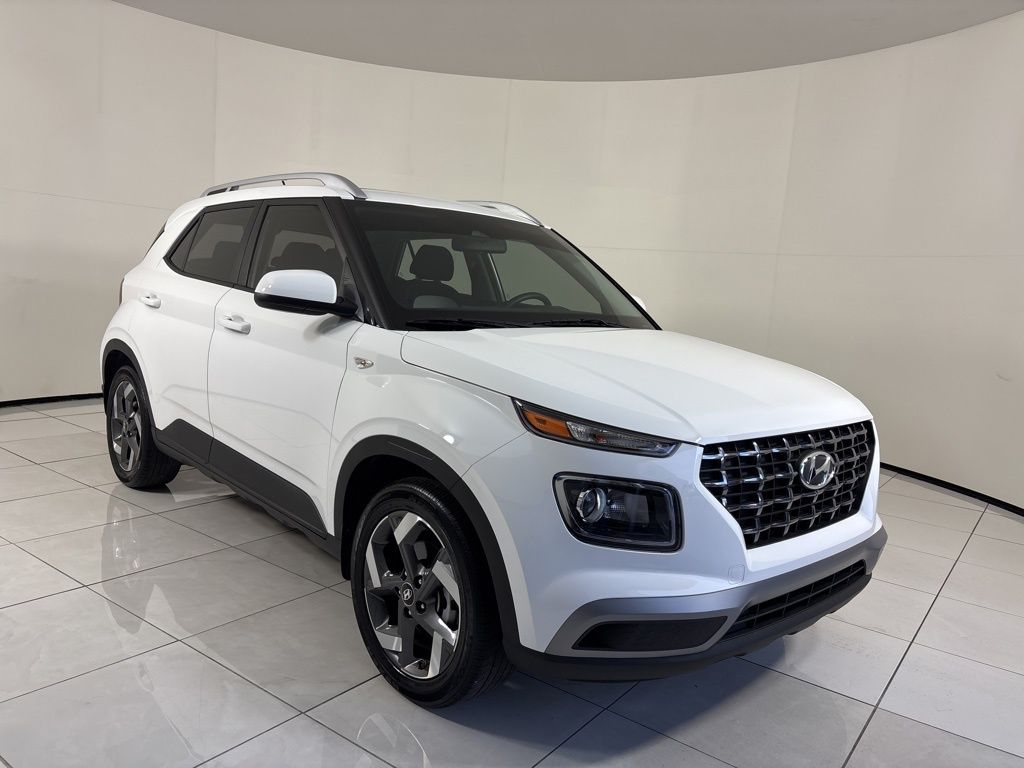 Thumbnail: 2023 Hyundai Venue - 7