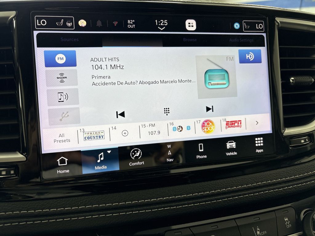 Thumbnail: 2023 Chrysler Pacifica - 12