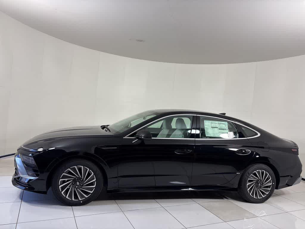 Thumbnail: 2025 Hyundai Sonata - 2