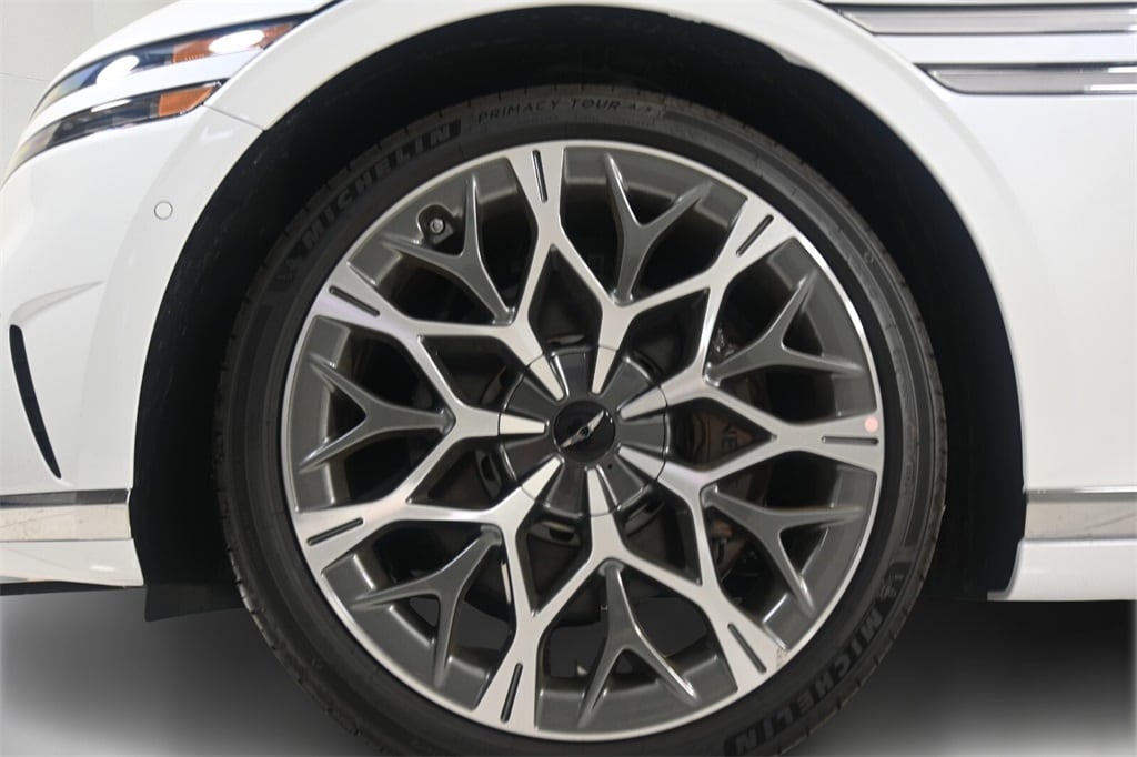 Thumbnail: 2025 Genesis G90 - 8