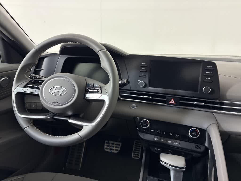 Thumbnail: 2025 Hyundai Elantra - 21